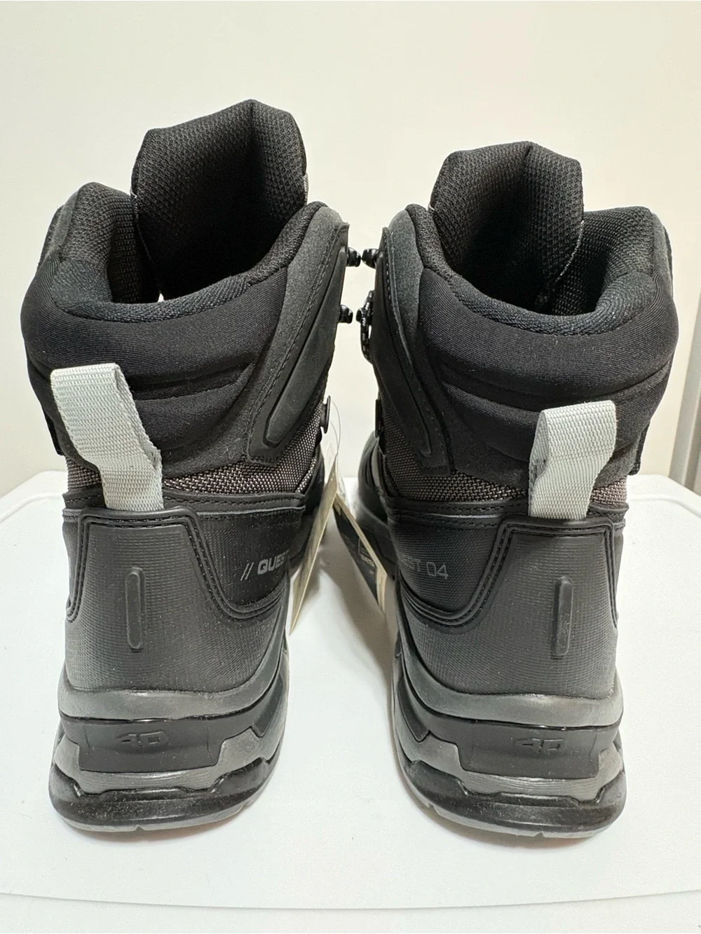 Salomon Quest 4 GTX Men’s Size 10.5 Waterproof Hiking Boots. Gray/Magnet/Quarry